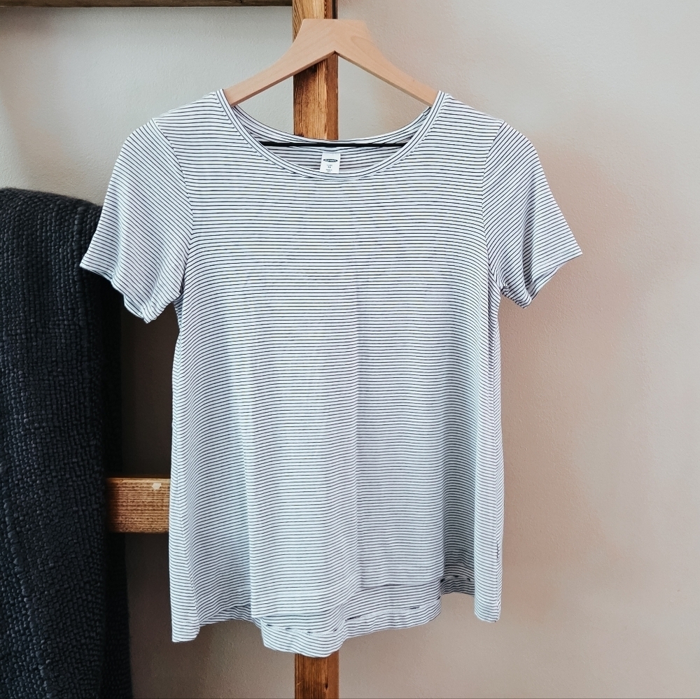 3/$20 Old Navy White & Black Striped Tee (Size XS)
